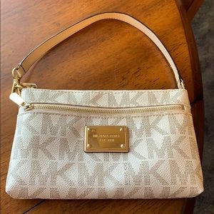 Michael kors clutch